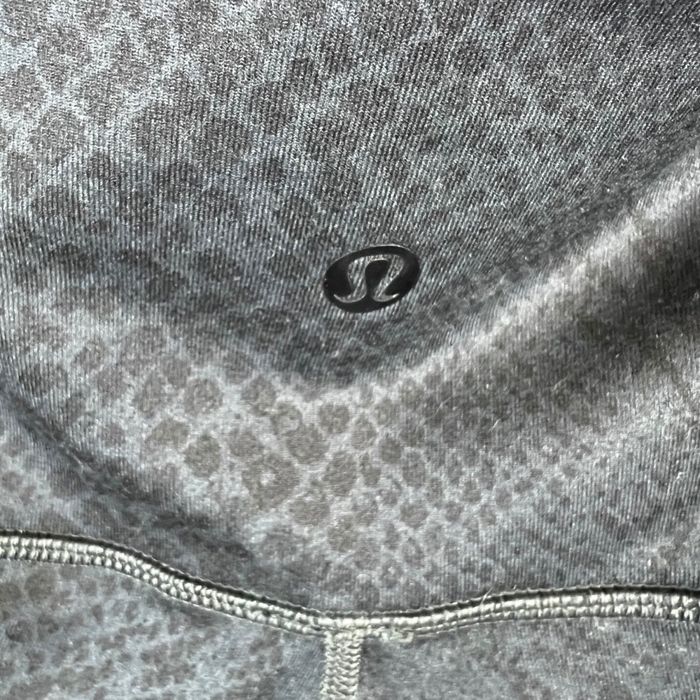 Lululemon High Times Pant Tech Mesh Black Snake Print High Rise 7/8 Length Sz 10 - Picture 9 of 9